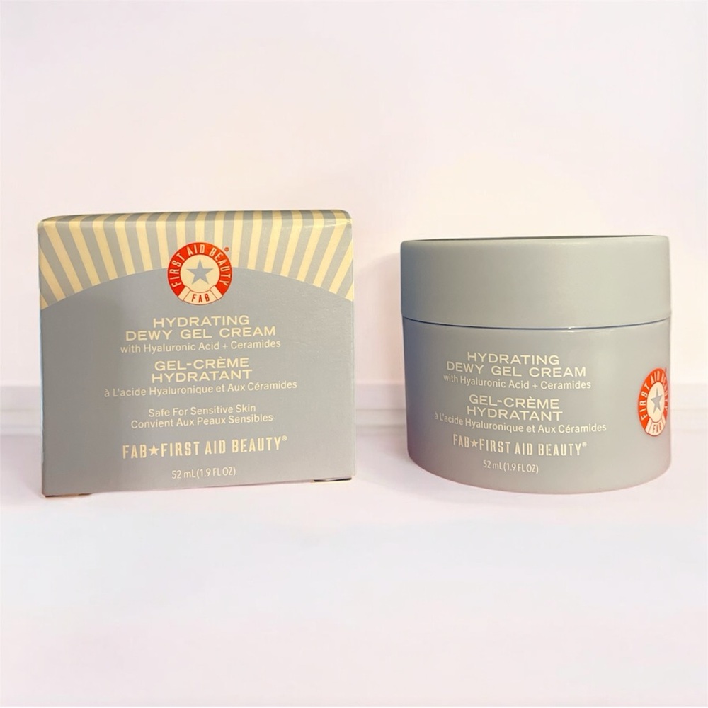 First Aid Beauty Hydrating Dewy Gel Cream Moisturizer